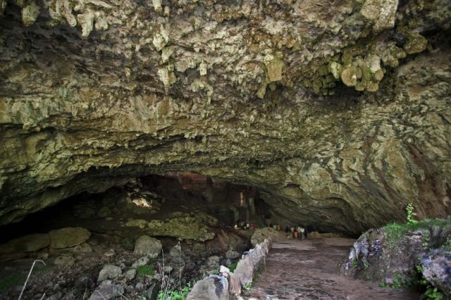 Visita institucional del CEL a la Cueva de Valporquero