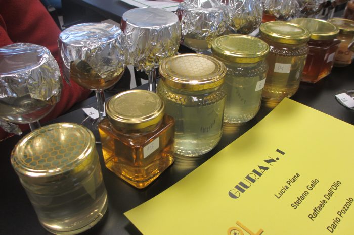 La miel de bosque «Urzapa» gana la Medalla de Plata en el certamen internacional Biolmiel